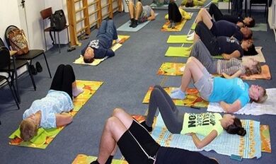 Belauneko artikulazioaren artrosiaren hezkuntza fisikoa